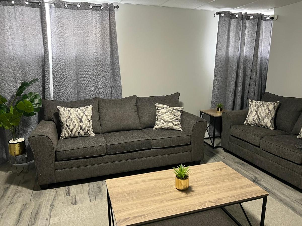 Cozy Modern And Lavish 1 Bedroom Basement Suite 温尼伯 外观 照片